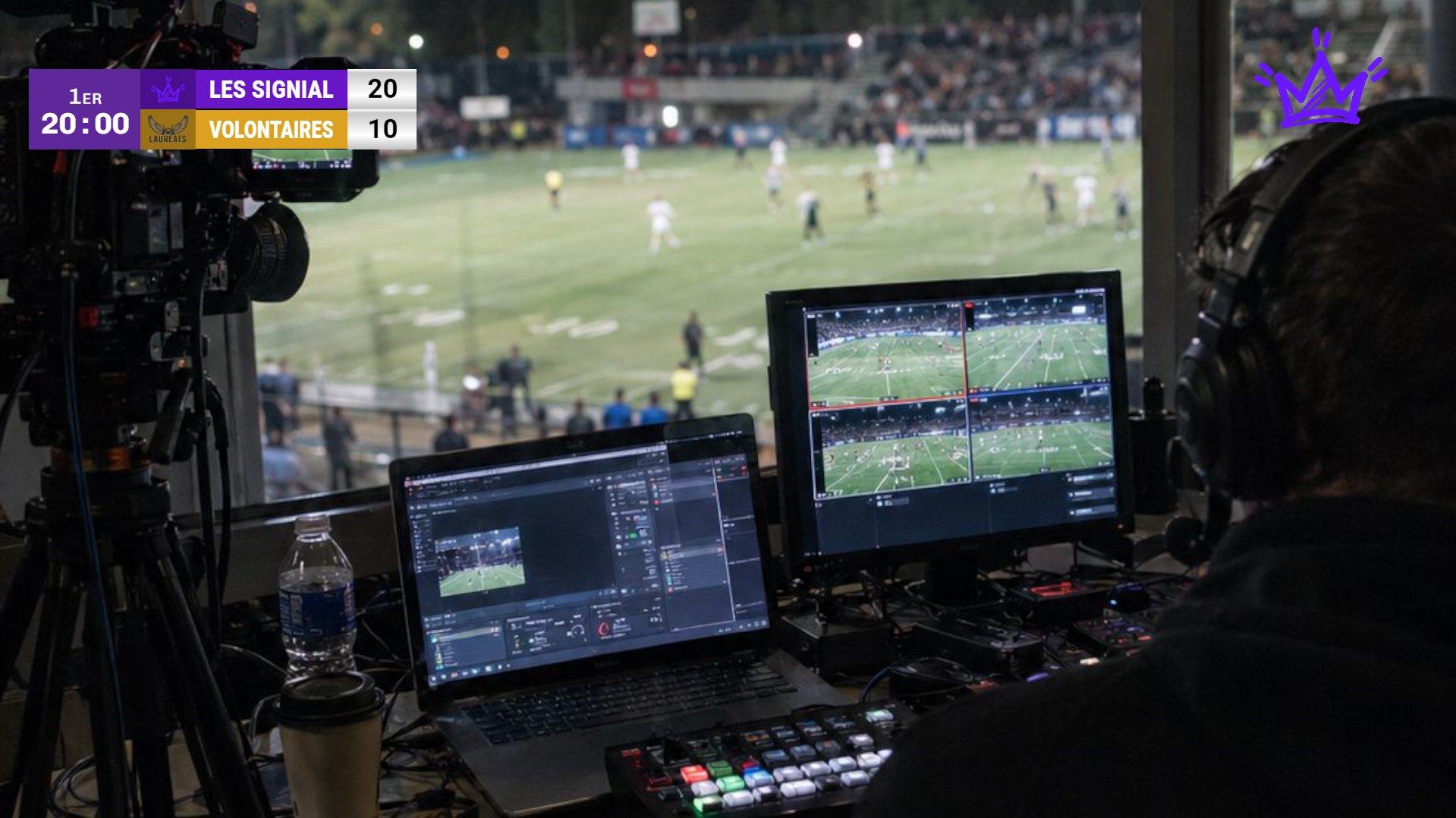 Régie SannaStudio pendant un match de football du Signal : caméra, écrans multivue et tableau de pointage Le Signal 20 – Volontaires 10 à l'écran